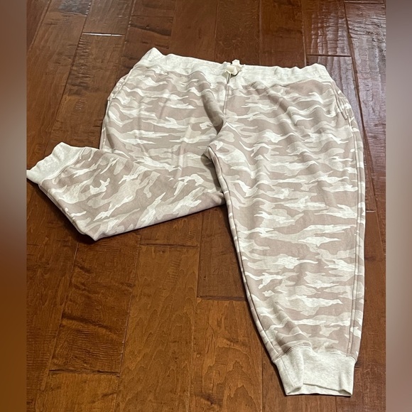 ATHLETA BALANCE PRINTED JOGGERS, OATMEAL CAMO, WOMENS SIZE 3X - Picture 6 of 10